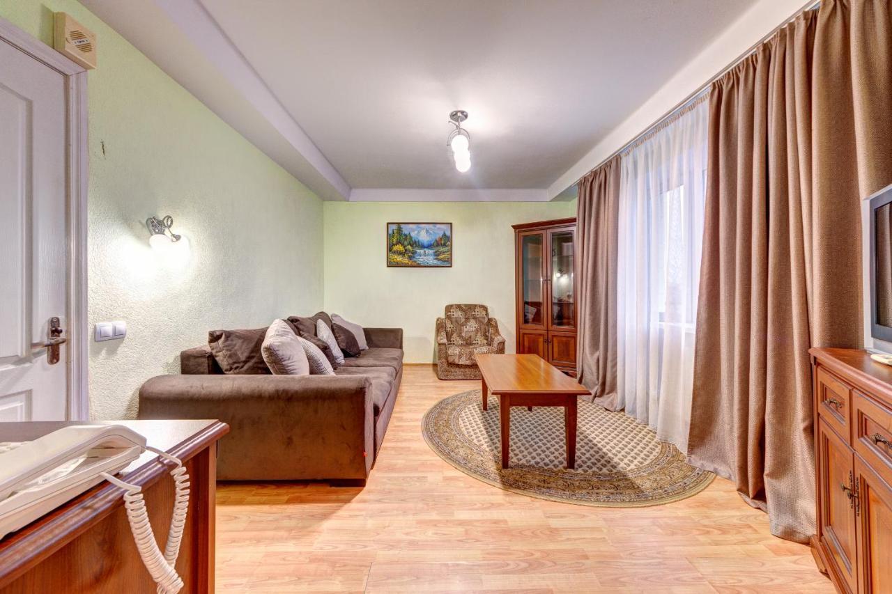 Holosiyvsky Hotel Kiew Exterior foto