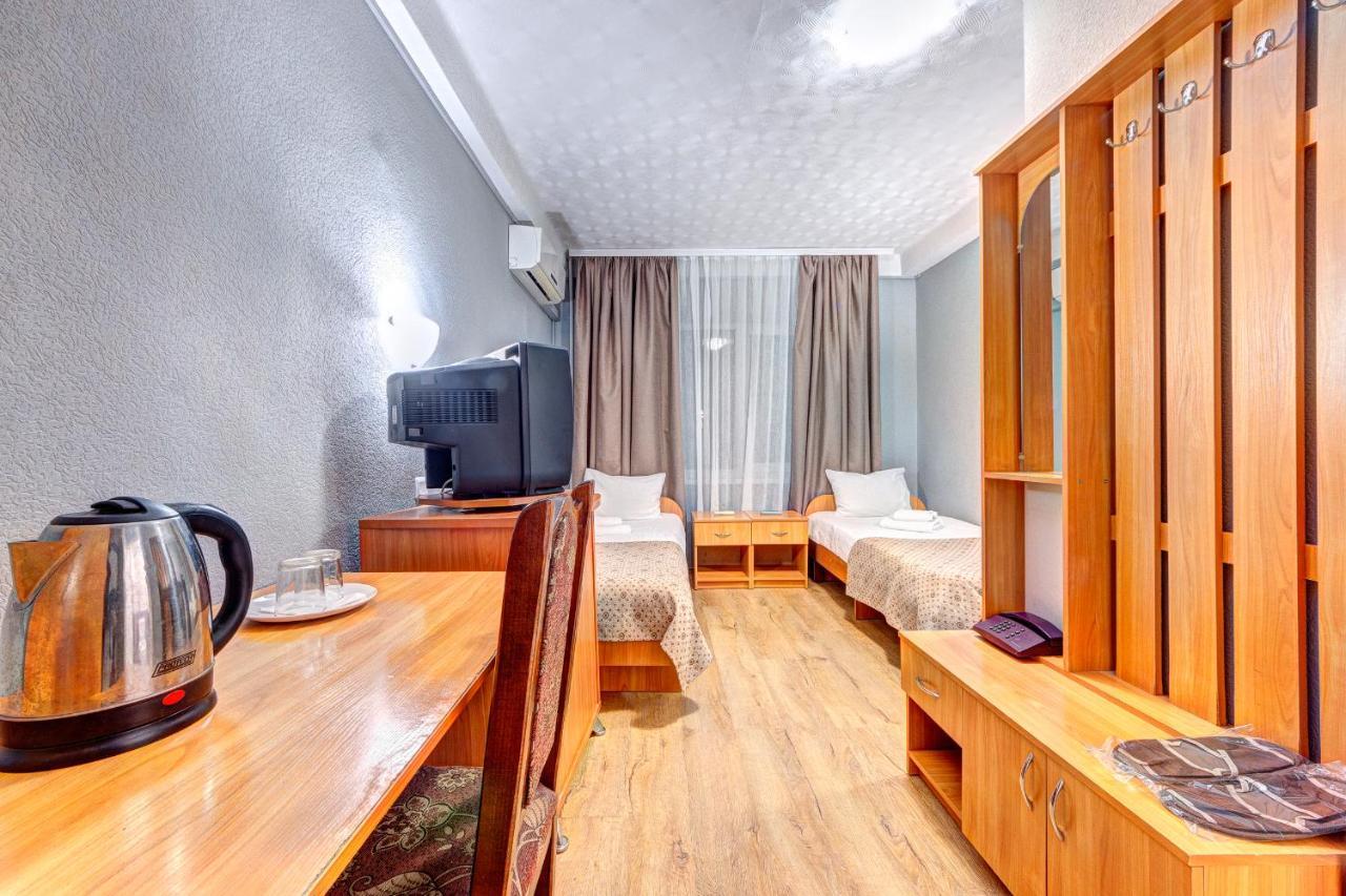 Holosiyvsky Hotel Kiew Exterior foto