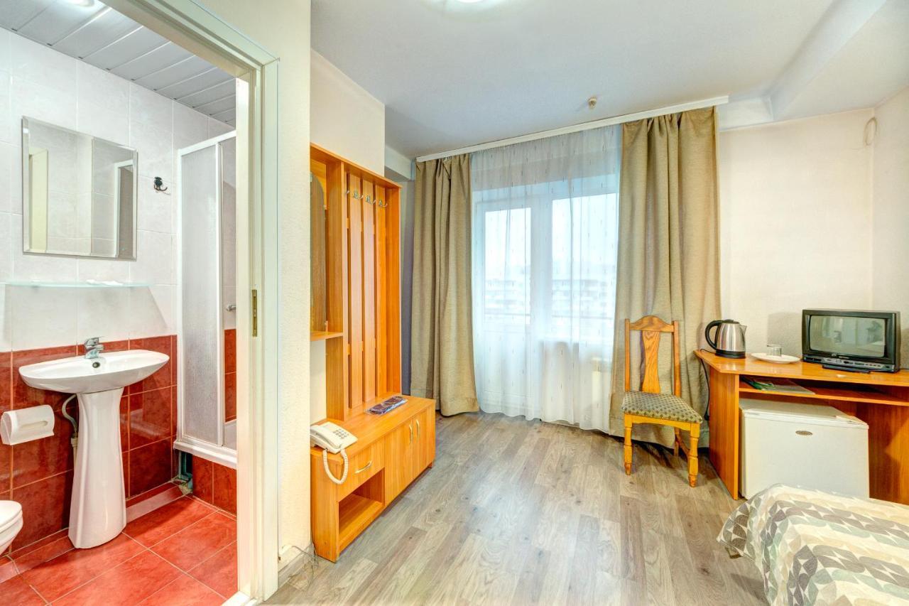 Holosiyvsky Hotel Kiew Exterior foto
