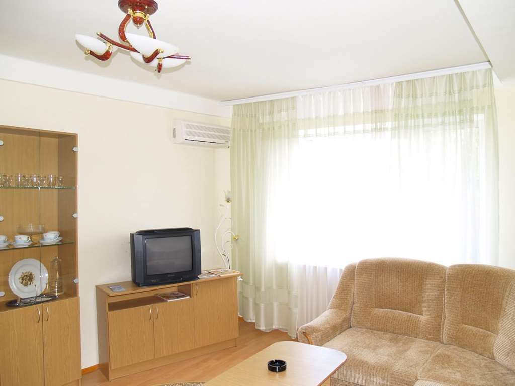 Holosiyvsky Hotel Kiew Zimmer foto