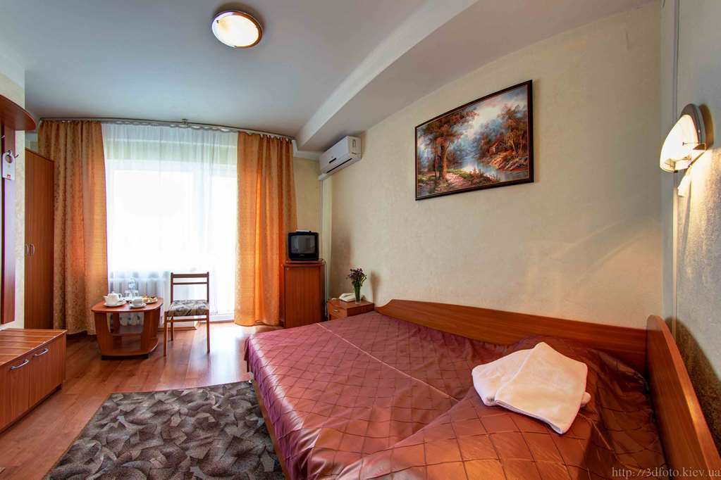 Holosiyvsky Hotel Kiew Zimmer foto
